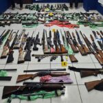 Aseguran 116 armas en ciudad fronteriza de Coahuila; iban hacia grupos criminales en Michoacán